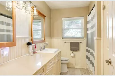 820 Perry Street, Angleton, TX 77515 - Photo 26