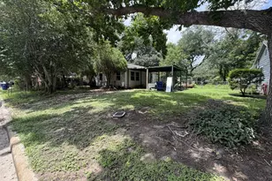 808 S Anderson St, Angleton, TX 77515 - Photo 2