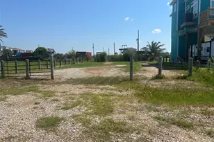 1201 Rollover Cir, Gilchrist, TX 77617 - Photo 1