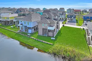1983 Royalville Ct, Crystal Beach, TX 77650 - Photo 4