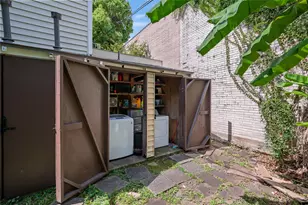 211 Emerson St, Houston, TX 77006 - Photo 30