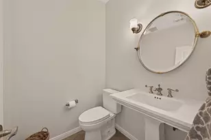 1311 Wickshire Ln, Houston, TX 77043 - Photo 16