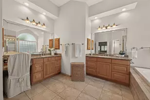 1311 Wickshire Ln, Houston, TX 77043 - Photo 18
