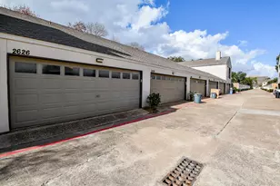 2626 Bering Dr, Houston, TX 77057 - Photo 4