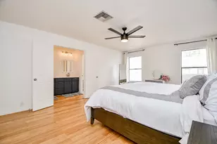 2626 Bering Dr, Houston, TX 77057 - Photo 8