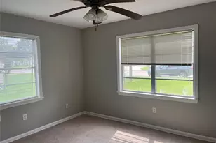 1002 Fowlkes St, Sealy, TX 77474 - Photo 10