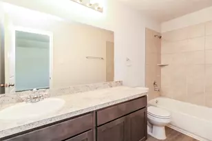 3712 Alexus Dr, Conroe, TX 77301 - Photo 10