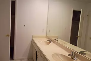 2847 Field Line Dr, Sugar Land, TX 77479 - Photo 10