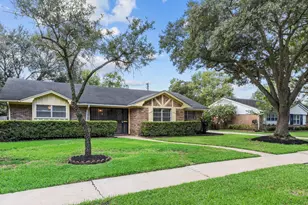 5447 Indigo St, Houston, TX 77096 - Photo 2