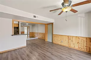 904 University Oaks Blvd, College Station, TX 77840 - Photo 4