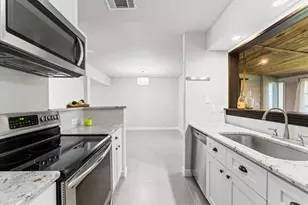 775 Worthshire St, Houston, TX 77008 - Photo 10