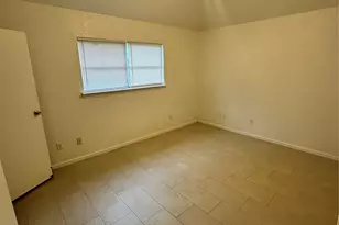 2722 8th Ave N, Texas City, TX 77590 - Photo 6