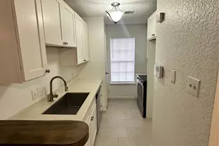 2722 8th Ave N, Texas City, TX 77590 - Photo 4