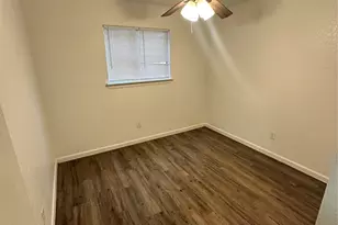 2722 8th Ave N, Texas City, TX 77590 - Photo 8