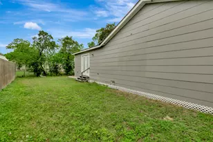 1705 Avondale St, Victoria, TX 77901 - Photo 30