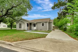 1705 Avondale St, Victoria, TX 77901 - Photo 2