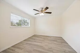 300 Pecore St, Houston, TX 77009 - Photo 10