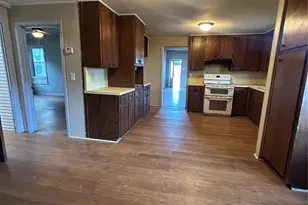 530 W 1st St, Freeport, TX 77541 - Photo 12