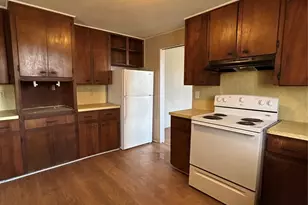 530 W 1st St, Freeport, TX 77541 - Photo 14