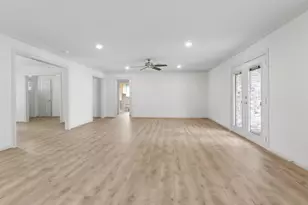 6022 Beaudry Dr, Houston, TX 77035 - Photo 10