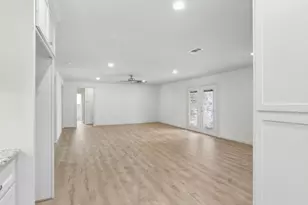 6022 Beaudry Dr, Houston, TX 77035 - Photo 8