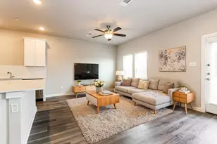 357 N Centro Cir, Shenandoah, TX 77385 - Photo 6