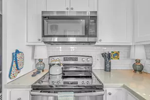 145 Jewel Dr, Port Bolivar, TX 77650 - Photo 4