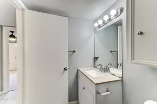 11819 S Nottingham Cir, Houston, TX 77071 - Photo 30