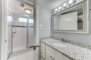 11819 S Nottingham Cir, Houston, TX 77071 - Photo 36