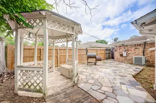 11819 S Nottingham Cir, Houston, TX 77071 - Photo 44