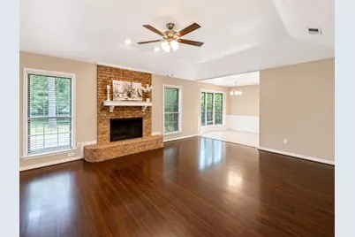 5107 Longshadow Drive, Dickinson, TX 77539 - Photo 4