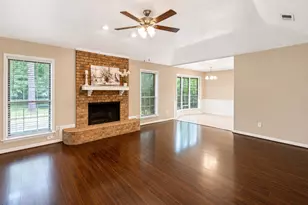 5107 Longshadow Dr, Dickinson, TX 77539 - Photo 4