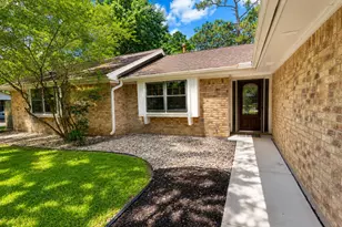 5107 Longshadow Dr, Dickinson, TX 77539 - Photo 2
