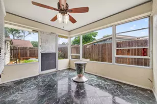 9318 Benning Dr, Houston, TX 77031 - Photo 10
