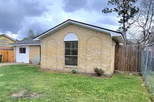 12935 Southspring Dr, Houston, TX 77047 - Photo 2