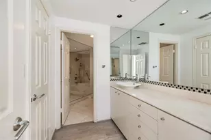 1111 Bering Dr, Houston, TX 77057 - Photo 16