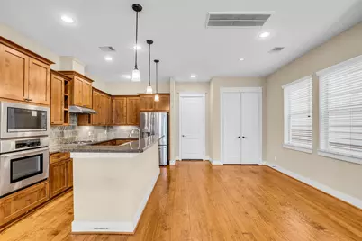 1517 Lawrence Street, Houston, TX 77008 - Photo 6