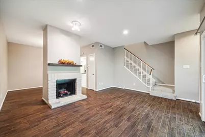 11711 Memorial Drive #101, Houston, TX 77024 - Photo 4