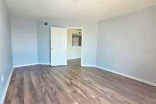 2826 S Bartell Dr, Houston, TX 77054 - Photo 18