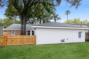 6115 Lymbar Dr, Houston, TX 77096 - Photo 32