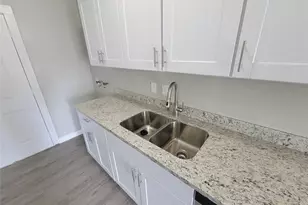 4909 Holloway Dr, Houston, TX 77048 - Photo 4