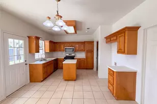 5002 Misty Ln, Pasadena, TX 77505 - Photo 2