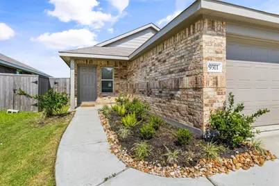 9311 Sierra Point Way, Baytown, TX 77521 - Photo 2