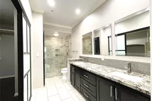 2111 Welch St, Houston, TX 77019 - Photo 8