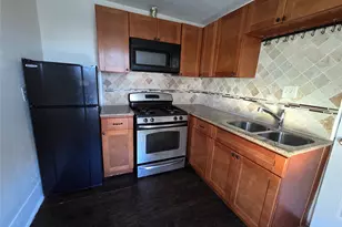 302 71st St, Houston, TX 77011 - Photo 1