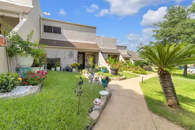23 April Hill, Conroe, TX 77356 - Photo 2