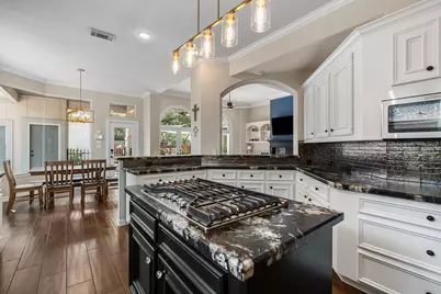 7027 Centre Oaks Drive, Houston, TX 77069 - Photo 18