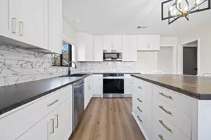 309 Danubina St, Baytown, TX 77520 - Photo 8