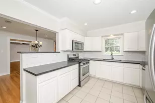 709 Inwood Dr, Bryan, TX 77802 - Photo 8