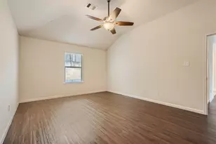 2000 Briar Grove Dr, Conroe, TX 77301 - Photo 10